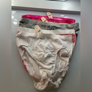 NWT: Victoria's Secret Women’s Hi-Leg Briefs. Set of 4. Size M.